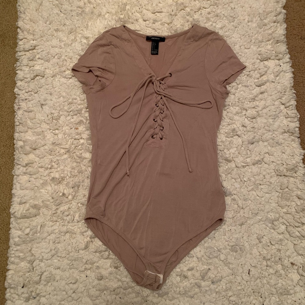 Forever 21 Women’s lace-up tie-up neutral tan beige short sleeve snap bodysuit L